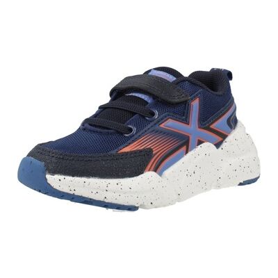 Munich Kinderschuhe Super Track 24;25;26;27 Male Munich Kinderschuhe Super Track 24;25;26;27 Male