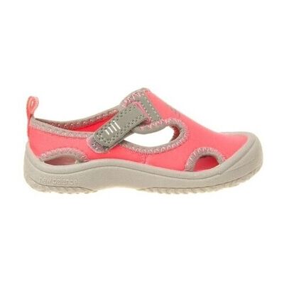 New Balance Badeschuhe Kids Cruiser Sandal 35;32 1/2;33 1/2 Female New Balance Badeschuhe Kids Cruiser Sandal 35;32 1/2;33 1/2 Female