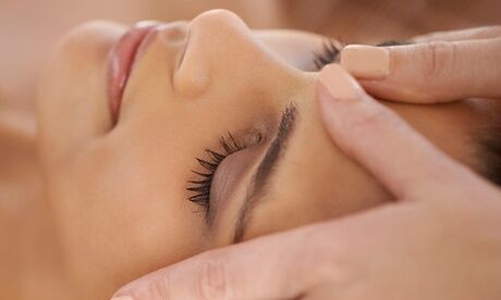 Ökosmetik 60 Min. Basic- oder 90 Min. Wellness-Gesichtsbehandlung bei Ökosmetik (bis zu 50% sparen*) Ökosmetik 60 Min. Basic- oder 90 Min. Wellness-Gesichtsbehandlung bei Ökosmetik (bis zu 50% sparen*)