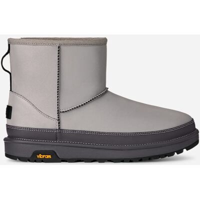 UGG® Classic Mini Reflective Boot für Herren in Silver Reflective, Größe 42, Synthetik UGG® Classic Mini Reflective Boot für Herren in Silver Reflective, Größe 42, Synthetik