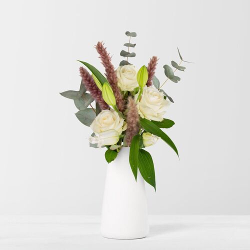 Pflanzen-Kölle Weißer Schnittblumen-Mix mit Lilien, Rosen & Pampasgras
