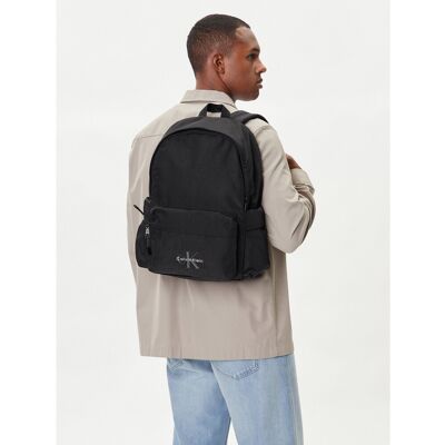 Rucksack Calvin Klein Bold Round Backpack LV04D3114G Schwarz NOSIZE male Rucksack Calvin Klein Bold Round Backpack LV04D3114G Schwarz NOSIZE male