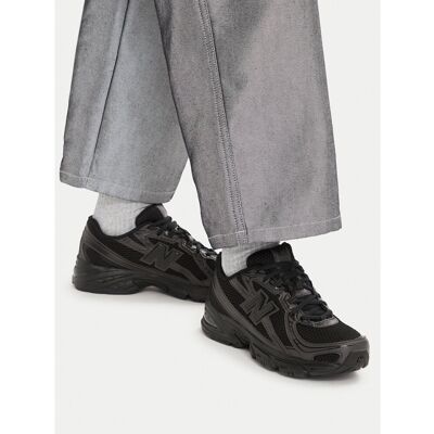 Sneakers New Balance U740BO2 W Schwarz 37 female Sneakers New Balance U740BO2 W Schwarz 37 female