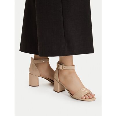 Sandalen Clarks Ezoria Mae 26181299 Beige 40 female Sandalen Clarks Ezoria Mae 26181299 Beige 40 female