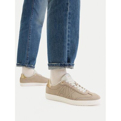 Sneakers Armani Exchange XW002791 AF23058 MZ285 Beige 35 female Sneakers Armani Exchange XW002791 AF23058 MZ285 Beige 35 female
