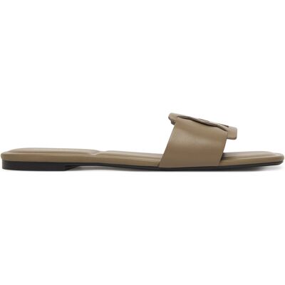 Pantoletten Calvin Klein Square Flat Sandal Emblem HW0HW03128 Beige 38 female Pantoletten Calvin Klein Square Flat Sandal Emblem HW0HW03128 Beige 38 female
