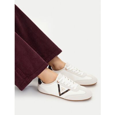Sneakers Guess Relli FLTREL LEA12 Creme 35 female Sneakers Guess Relli FLTREL LEA12 Creme 35 female