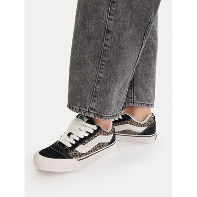 Sneakers aus Stoff Vans Knu Skool VN000D756I71 Schwarz 35 female Sneakers aus Stoff Vans Knu Skool VN000D756I71 Schwarz 35 female