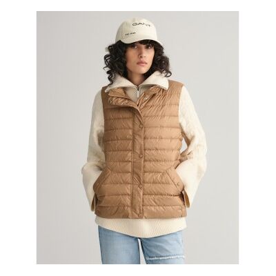 Gant für Damen. 4700280 Leichte Daunenjacke (M), Lässig, Klassisch, Ärmellos / Hosenträger, Recyceltes Polyester, Nachhaltig Gant für Damen. 4700280 Leichte Daunenjacke (M), Lässig, Klassisch, Ärmellos / Hosenträger, Recyceltes Polyester, Nachhaltig