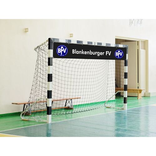 Hergestellt für: Trainingsunterlagen24 GmbH Goal-Downsizer (Torverkleinerer) für Handballtor 3 x 2 m - mit Wunschaufdruck - 2.00 ct