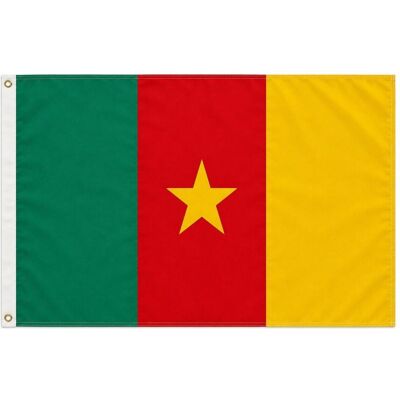 trends4cents, Fahne, XXL Fahne Flagge Kamerun 250 x 150 cm Fahne mit 3 Ösen 100g/m² Stoffgewicht Hissflagge (150 x 250 cm) trends4cents, Fahne, XXL Fahne Flagge Kamerun 250 x 150 cm Fahne mit 3 Ösen 100g/m² Stoffgewicht Hissflagge (150 x 250 cm)