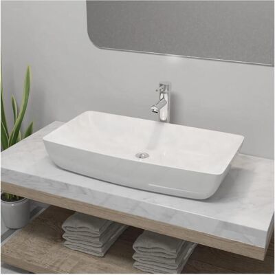 vidaXL Weiße Keramik-Badewanne mit Mischbatteri - Badewanne vidaXL Weiße Keramik-Badewanne mit Mischbatteri - Badewanne