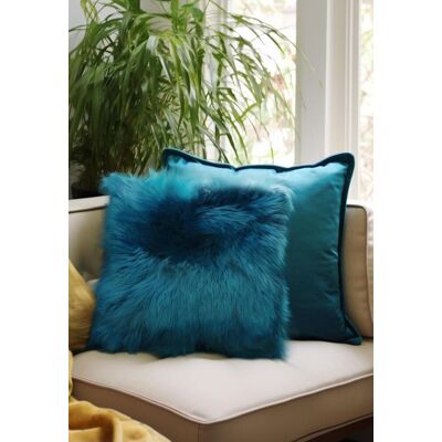 Hollert Lammfellkissen Merino Türkis mit Inlett Hollert Lammfellkissen Merino Türkis mit Inlett