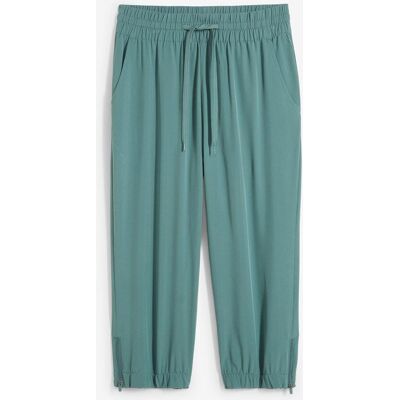 bonprix Schnelltrocknende Funktionshose in Capri-Länge - grün - Damen - Size: 44 bonprix Schnelltrocknende Funktionshose in Capri-Länge - grün - Damen - Size: 44
