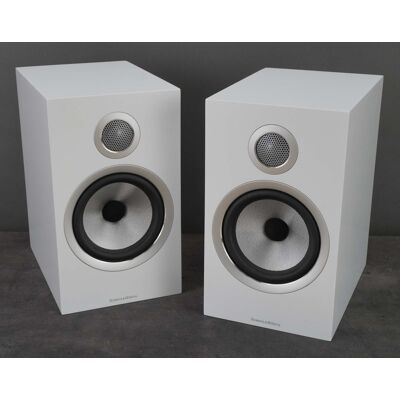 Bowers & Wilkins B&W 706 S2, Weiß - Regallautsprecher, Paar Aussteller, sehr gut Bowers & Wilkins B&W 706 S2, Weiß - Regallautsprecher, Paar Aussteller, sehr gut