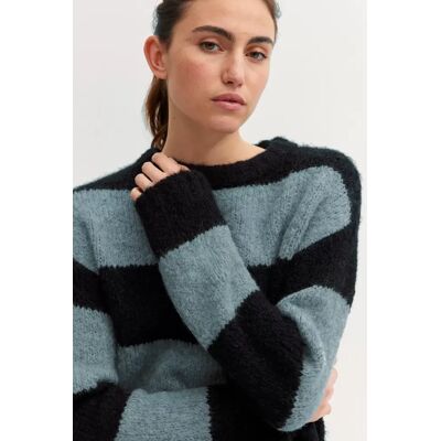 XL Fluffy striped Pullover female XL Fluffy striped Pullover female