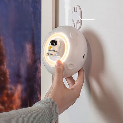 JUTE Astronaut Automatischer Duftspender Für Zuhause, Ideal Für Schlafzimmer, Wc Und Badezimmer. Programmierbarer Duftdiffusor Mit Orangen- Und Zitronenduft. JUTE Astronaut Automatischer Duftspender Für Zuhause, Ideal Für Schlafzimmer, Wc Und Badezimmer. Programmierbarer Duftdiffusor Mit Orangen- Und Zitronenduft.
