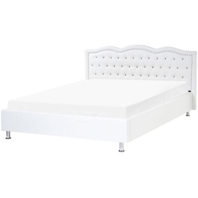 BELIANI Bett Kunstleder Weiß 160 X 200 Cm Mit Lattenrost Geschwungene Kopfteil Dekorative Steppnähten Knopfverzierung Romantisch Klassisch BELIANI Bett Kunstleder Weiß 160 X 200 Cm Mit Lattenrost Geschwungene Kopfteil Dekorative Steppnähten Knopfverzierung Romantisch Klassisch