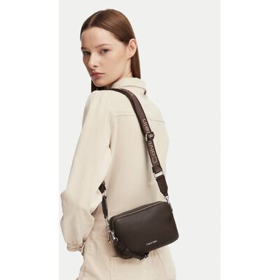 Calvin Klein Handtasche Webbing 2X Strap Camera Bag LV04F3656G Dunkelbraun NOSIZE female Calvin Klein Handtasche Webbing 2X Strap Camera Bag LV04F3656G Dunkelbraun NOSIZE female