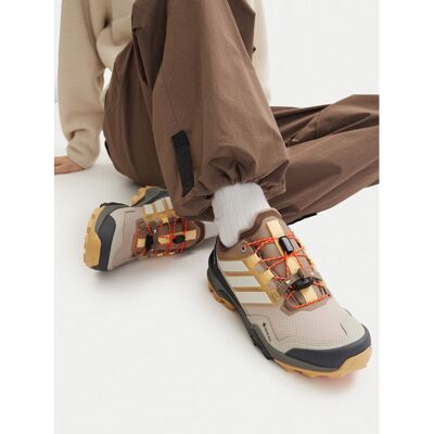 adidas Trekkingschuhe Terrex Skychaser Gore-Tex JR3961 Beige 38_23 female adidas Trekkingschuhe Terrex Skychaser Gore-Tex JR3961 Beige 38_23 female