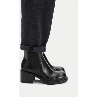 Armani Exchange Stiefeletten XW001643 AF17474 UC001 Schwarz 36 female Armani Exchange Stiefeletten XW001643 AF17474 UC001 Schwarz 36 female