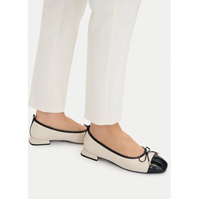 Clarks Halbschuhe Ubree15 Poppy 26186333 Écru 39 female Clarks Halbschuhe Ubree15 Poppy 26186333 Écru 39 female