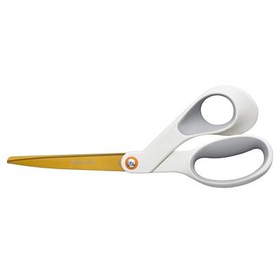 Fiskars SoftGrip Titan-Schere, Edelstahl-Klingen für Papierbastelarbeiten und ergonomischer Griff für Komfort und Kontrolle bei Schneidaufgaben, Weiß Fiskars SoftGrip Titan-Schere, Edelstahl-Klingen für Papierbastelarbeiten und ergonomischer Griff für Komfort und Kontrolle bei Schneidaufgaben, Weiß
