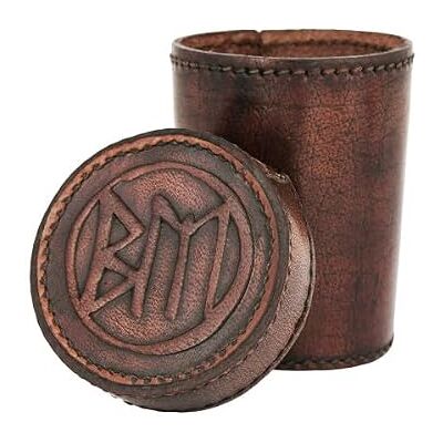 Battle-Merchant Leder Würfelbecher mit Deckel, BM-Logo, Braun Mittelalterlicher Wikinger Lederbecher für LARP, Reenactment, Rollenspiel, Pen & Paper, Würfel-Spiele Battle-Merchant Leder Würfelbecher mit Deckel, BM-Logo, Braun Mittelalterlicher Wikinger Lederbecher für LARP, Reenactment, Rollenspiel, Pen & Paper, Würfel-Spiele