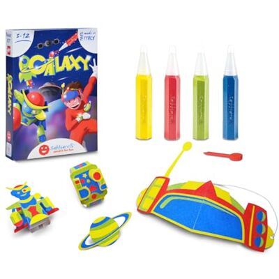 Sabbiarelli – Kit Galaxy 5+ Sand-Art-Set für Weltraumobjekte Enthält Karton-Klebebögen, Farbsand und Abziehwerkzeug 100% Made in Italy Kreativset 5-12 Jahre Sabbiarelli – Kit Galaxy 5+ Sand-Art-Set für Weltraumobjekte Enthält Karton-Klebebögen, Farbsand und Abziehwerkzeug 100% Made in Italy Kreativset 5-12 Jahre