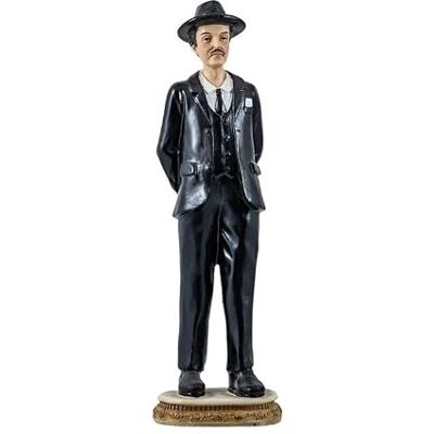 DRW Figur von Jose Gregorio im schwarzen Anzug aus handbemaltem Harz, 9 x 7 x 30 cm DRW Figur von Jose Gregorio im schwarzen Anzug aus handbemaltem Harz, 9 x 7 x 30 cm