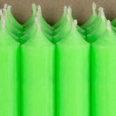 Bütic GmbH Neon Stabkerzen durchgefärbt 180mm x Ø 22mm Kerzen hochgereinigt, Brenndauer 8h, geruchsneutral, rußarm mit rückstandsfreiem Abbrand, Farbe:Neon Grün, Set mit:16 Stück Bütic GmbH Neon Stabkerzen durchgefärbt 180mm x Ø 22mm Kerzen hochgereinigt, Brenndauer 8h, geruchsneutral, rußarm mit rückstandsfreiem Abbrand, Farbe:Neon Grün, Set mit:16 Stück