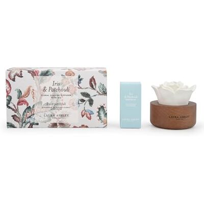 Laura Ashley Duftblume Raumduft Diffuser (10ml) Iris & Patchouli Dekorative Blume in Glasvase Edle Geschenkidee in Design-Box Laura Ashley Duftblume Raumduft Diffuser (10ml) Iris & Patchouli Dekorative Blume in Glasvase Edle Geschenkidee in Design-Box