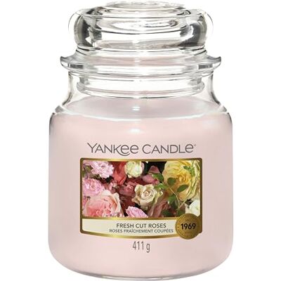Yankee Candle Duftkerze im Glas (Mittelgroß) Fresh Cut Roses Brenndauer bis zu 75 Stunden Yankee Candle Duftkerze im Glas (Mittelgroß) Fresh Cut Roses Brenndauer bis zu 75 Stunden