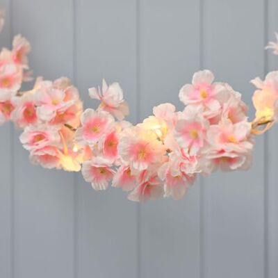 Lights4fun Kirschblüten-Lichtergirlande mit 20 warmweißen LEDs Batteriebetrieben mit 6h Timer Beleuchtete Osterdeko Ostern Frühjahr für Tisch, Fensterbank & Wohnbereich Länge 180 cm Lights4fun Kirschblüten-Lichtergirlande mit 20 warmweißen LEDs Batteriebetrieben mit 6h Timer Beleuchtete Osterdeko Ostern Frühjahr für Tisch, Fensterbank & Wohnbereich Länge 180 cm