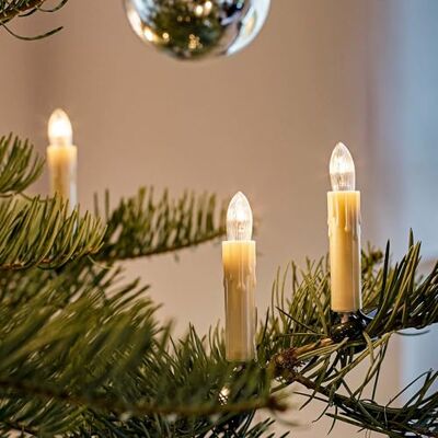 hellum Lichterkette innen Wachstropfen ivory, 15 Kerzen, Stecker teilbar Made in Germany warmweiß, Christbaum Lichterkette mit Clip, 9,80m beleuchtet, Kabel grün, für Weihnachtsbaum <59lm 811575 hellum Lichterkette innen Wachstropfen ivory, 15 Kerzen, Stecker teilbar Made in Germany warmweiß, Christbaum Lichterkette mit Clip, 9,80m beleuchtet, Kabel grün, für Weihnachtsbaum <59lm 811575