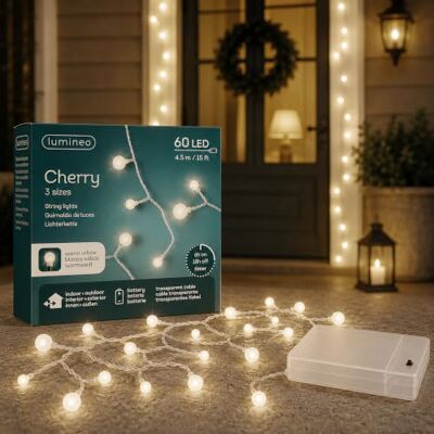 Lumineo LED Lichterkette Cherry 4,5m Batterie 60 LEDs Warmweiß/transparent Outdoor Lichtergirlande mit Kugeln Kugellichterkette Dekobeleuchtung Leuchtkugeln mit Timer für Innen Außen Garten Balkon Lumineo LED Lichterkette Cherry 4,5m Batterie 60 LEDs Warmweiß/transparent Outdoor Lichtergirlande mit Kugeln Kugellichterkette Dekobeleuchtung Leuchtkugeln mit Timer für Innen Außen Garten Balkon