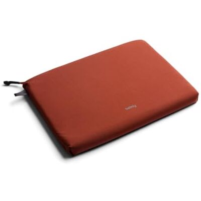 Bellroy Lite Laptop Sleeve, Gepolsterte Hülle für 14-Zoll-Laptops Clay Leichte 14-Zoll-Laptophülle mit schlanker, schützender Polsterung Bellroy Lite Laptop Sleeve, Gepolsterte Hülle für 14-Zoll-Laptops Clay Leichte 14-Zoll-Laptophülle mit schlanker, schützender Polsterung