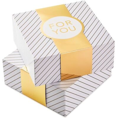 Hallmark 25,4 cm große Geschenkboxen mit Wickelbändern (2er-Pack: Weiß und Gold, "For You") für Hochzeiten, Abschlussfeiern, Valentinstag, Weihnachten, Chanukka, Geburtstage Hallmark 25,4 cm große Geschenkboxen mit Wickelbändern (2er-Pack: Weiß und Gold, "For You") für Hochzeiten, Abschlussfeiern, Valentinstag, Weihnachten, Chanukka, Geburtstage