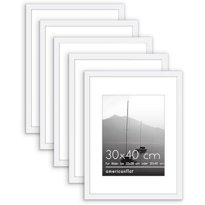 Americanflat Bilderrahmen 30x40 cm in Weiß – Bilderrahmen 22x28 cm mit Passepartout und 40x30 cm ohne Passepartout Rahmen mit poliertem Plexi-Scheibe und Sägezahn-Aufhängung 5er Pack Americanflat Bilderrahmen 30x40 cm in Weiß – Bilderrahmen 22x28 cm mit Passepartout und 40x30 cm ohne Passepartout Rahmen mit poliertem Plexi-Scheibe und Sägezahn-Aufhängung 5er Pack