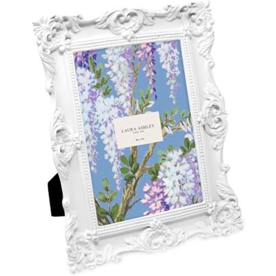 Laura Ashley Bilderrahmen, kunstvoll, handgefertigt, Kunstharz, mit Staffelei und Haken, für Tisch- und Wanddekoration, Blumendesign, Heimdekoration, Fotogalerie, Kunst, 12,7 x 17,8 cm, Weiß Laura Ashley Bilderrahmen, kunstvoll, handgefertigt, Kunstharz, mit Staffelei und Haken, für Tisch- und Wanddekoration, Blumendesign, Heimdekoration, Fotogalerie, Kunst, 12,7 x 17,8 cm, Weiß