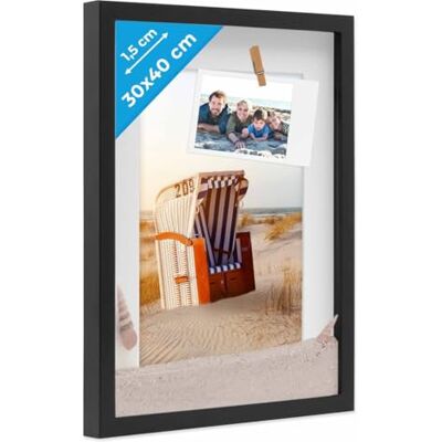 PHOTOLINI 3D Bilderrahmen zum Befüllen 30x40 Schwarz groß, 1,5 cm tiefer Objektrahmen mit Glas, tiefer Bilderrahmen 30x40 Holz MDF mit Passepartout, Dicker 3D Rahmen befüllbar für Gegenstände PHOTOLINI 3D Bilderrahmen zum Befüllen 30x40 Schwarz groß, 1,5 cm tiefer Objektrahmen mit Glas, tiefer Bilderrahmen 30x40 Holz MDF mit Passepartout, Dicker 3D Rahmen befüllbar für Gegenstände