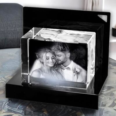 contento 3D Kristall von Deinem Foto Premium Glasblock personalisiert 3D Glasfoto Hochzeitsgeschenk Valentinstag (Größe M Querformat (90x60x60mm) inkl. Sockel bis 3 Personen/Tiere contento 3D Kristall von Deinem Foto Premium Glasblock personalisiert 3D Glasfoto Hochzeitsgeschenk Valentinstag (Größe M Querformat (90x60x60mm) inkl. Sockel bis 3 Personen/Tiere