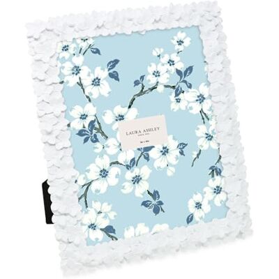 Laura Ashley Bilderrahmen aus Kunstharz, handgefertigt, mit Staffelei und Haken, für Tisch- und Wanddekoration, dekoratives Blumendesign, Heimdekoration, Fotogalerie, Kunst, 20,3 x 25,4 cm, Weiß Laura Ashley Bilderrahmen aus Kunstharz, handgefertigt, mit Staffelei und Haken, für Tisch- und Wanddekoration, dekoratives Blumendesign, Heimdekoration, Fotogalerie, Kunst, 20,3 x 25,4 cm, Weiß