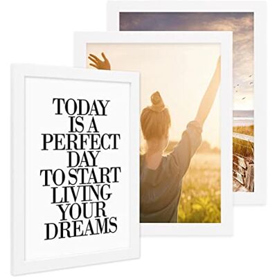 PHOTOLINI Bilderrahmen 30x40 Weiss 3er Set Holz MDF, breite Rahmen 30x40 weiß mit Acrylglas, picture frame 30 x 40 zum Aufhängen, Bilderrahmen 40x30 cm plus Zubehör zur Fotorahmen Wanddekoration PHOTOLINI Bilderrahmen 30x40 Weiss 3er Set Holz MDF, breite Rahmen 30x40 weiß mit Acrylglas, picture frame 30 x 40 zum Aufhängen, Bilderrahmen 40x30 cm plus Zubehör zur Fotorahmen Wanddekoration