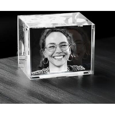contento 3D Glasfoto Klein Dein Foto im 3D Fotokristall als kleines Geschenk für 1 Personen Größe: Glasblock, XXS Querformat 55x45x30mm (Ohne Beleuchtung) contento 3D Glasfoto Klein Dein Foto im 3D Fotokristall als kleines Geschenk für 1 Personen Größe: Glasblock, XXS Querformat 55x45x30mm (Ohne Beleuchtung)