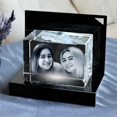 contento 3D Glasfoto von Deinem Foto Premium 3D Glasblock personalisiert Kristallfoto 3D Fotokristall Valentinstag (Größe XS Querformat (70x60x40mm) inkl. Sockel bis 2 Personen/Tiere contento 3D Glasfoto von Deinem Foto Premium 3D Glasblock personalisiert Kristallfoto 3D Fotokristall Valentinstag (Größe XS Querformat (70x60x40mm) inkl. Sockel bis 2 Personen/Tiere
