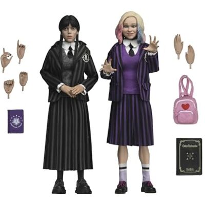 NECA Wednesday Addams & Enid Sinclair Nevermore Uniform Version 2 Clothed Action Figuren, 20 cm NECA Wednesday Addams & Enid Sinclair Nevermore Uniform Version 2 Clothed Action Figuren, 20 cm
