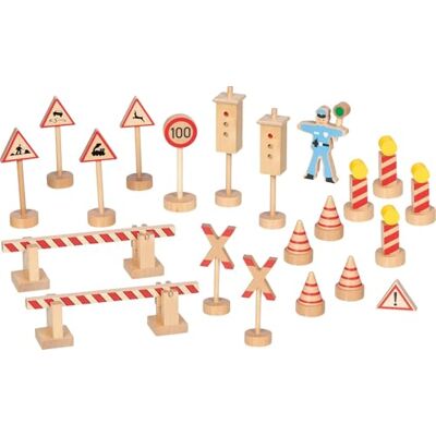 goki 53773 – Verkehrszeichenset Polizist Ole – 21-teiliges Spielset aus Holz mit Verkehrsschildern, Schranken, Leitkegeln und Verkehrspolizist goki 53773 – Verkehrszeichenset Polizist Ole – 21-teiliges Spielset aus Holz mit Verkehrsschildern, Schranken, Leitkegeln und Verkehrspolizist