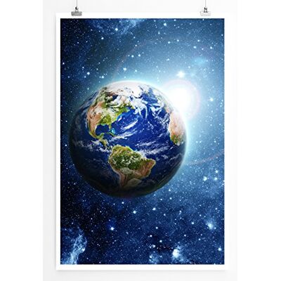 Zone Home Bild Fotocollage – Planet Erde im All- Poster Fotodruck in höchster Qualität Zone Home Bild Fotocollage – Planet Erde im All- Poster Fotodruck in höchster Qualität
