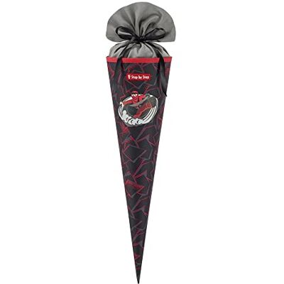 Step by Step Schultüte Ninja Yuma, schwarz-rot, passend zum Schulranzen, aus recycelten PET-Flaschen, Verschluss aus Stoff, 5L Füllvolumen, 70 cm Höhe, für die 1. Klasse Step by Step Schultüte Ninja Yuma, schwarz-rot, passend zum Schulranzen, aus recycelten PET-Flaschen, Verschluss aus Stoff, 5L Füllvolumen, 70 cm Höhe, für die 1. Klasse